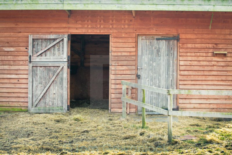 Откатная дверь в сарай