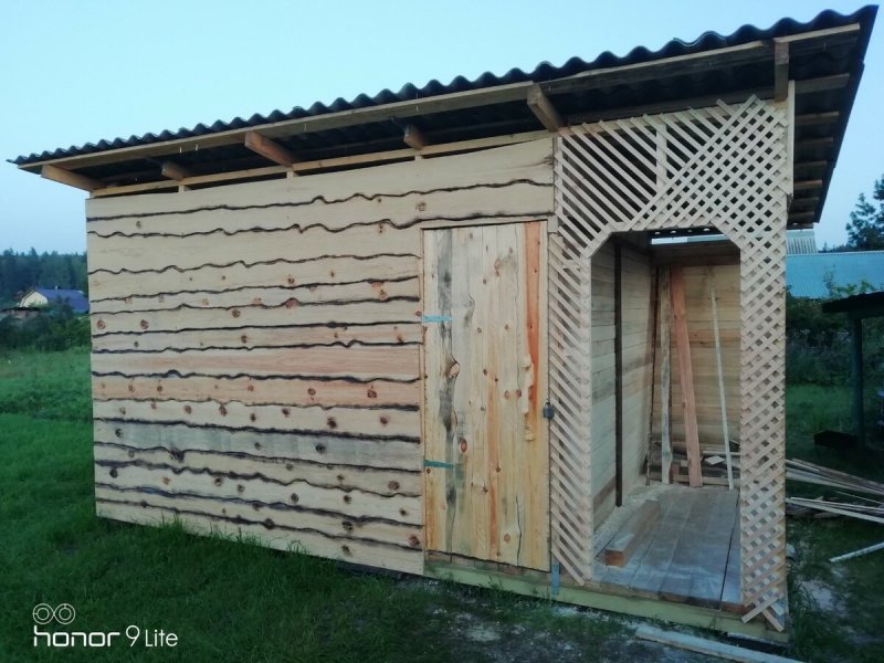 Сарай из необрезной доски