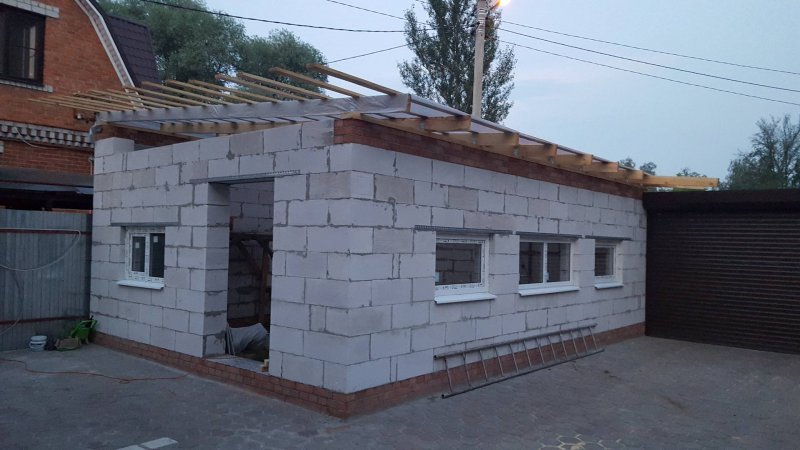 Дом из пеноблоков с гаражом