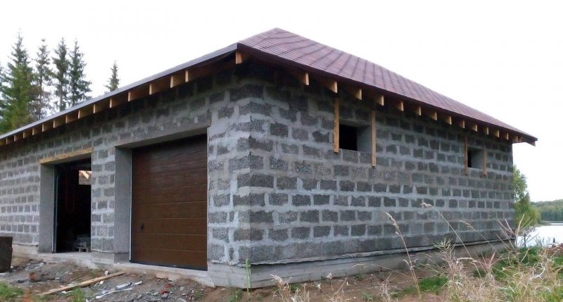 Сарай из керамзитобетонных блоков