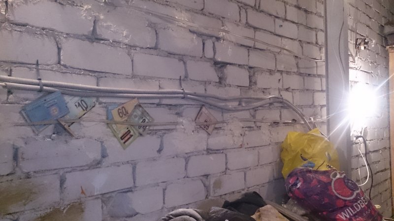 Проводим проводку в гараже
