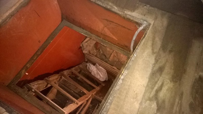 Погреб в Железном гараже