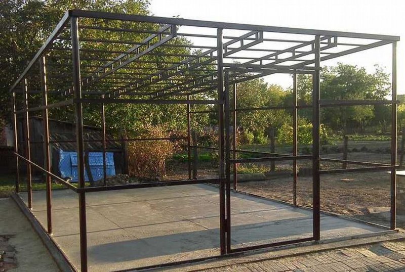 Металлоконструкции на дачном участке