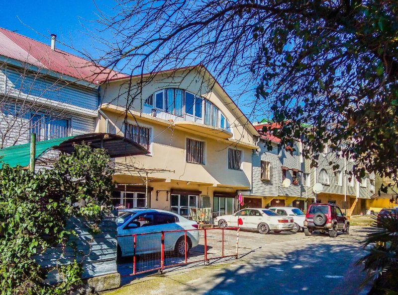 Жилой гараж в ГК Таврия, 120 кв., 3 этажа,