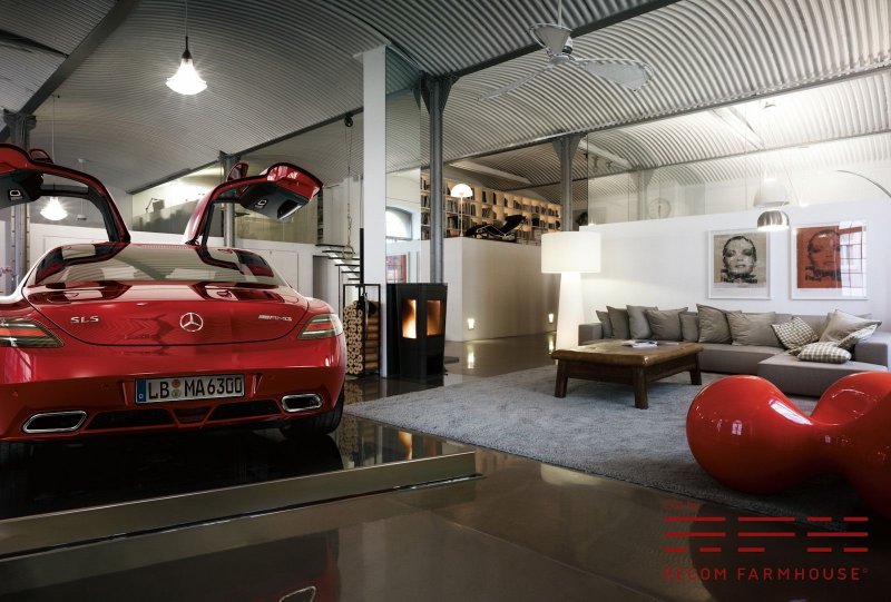 Porsche Lift Garage