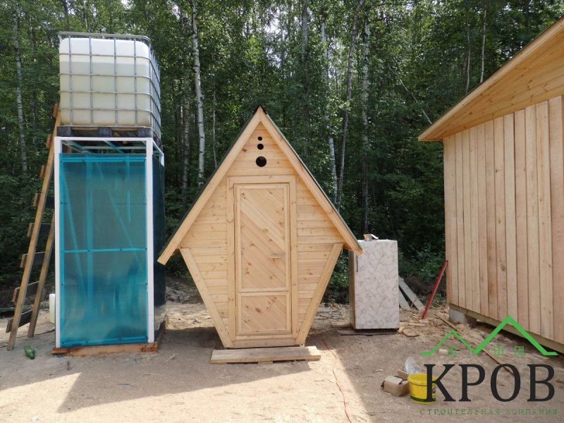 Дачные душевые кабины из дерева
