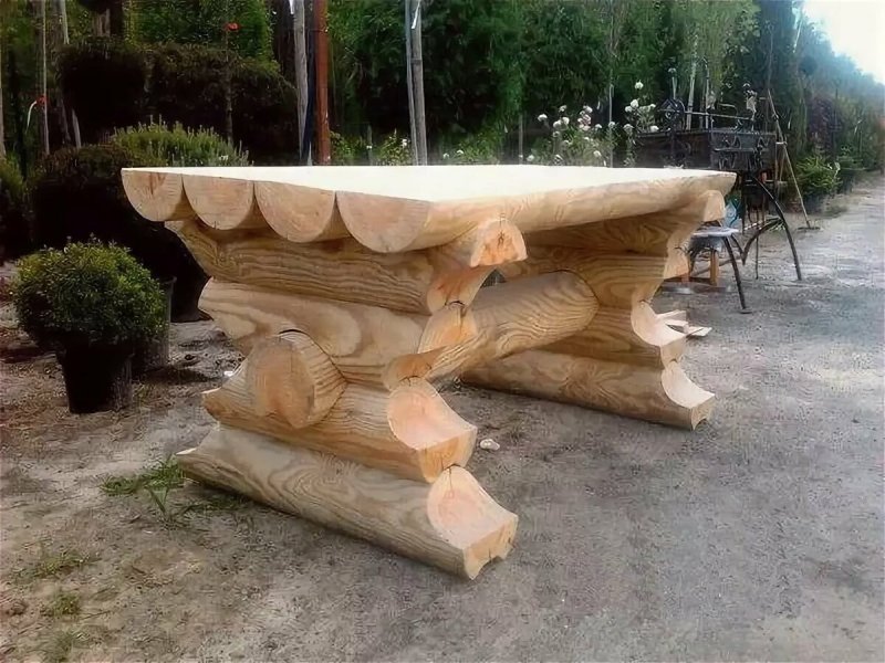 Стол и лавки из бревна