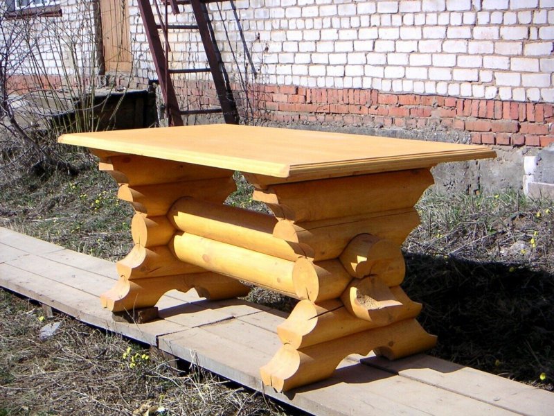 Стол и лавки из бревна