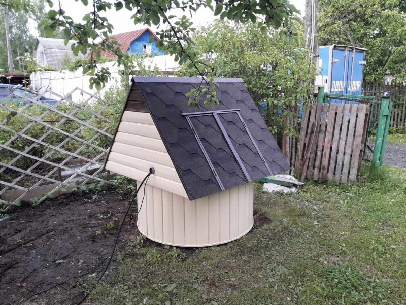 Домик для колодца каркасный