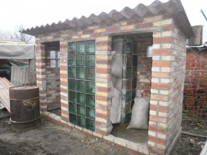 Гараж с распашными воротами