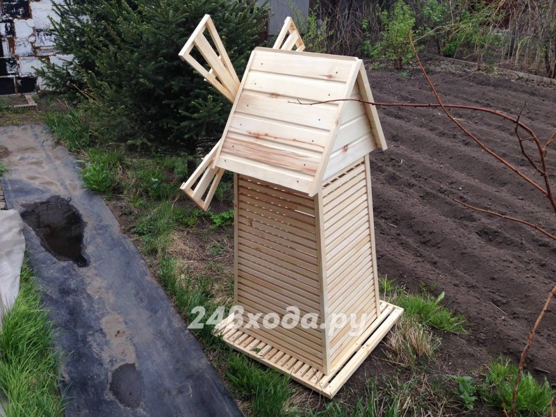 Дачный туалет мельница