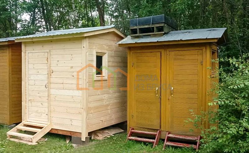 Угловой хозблок для дачи с туалетом и душем