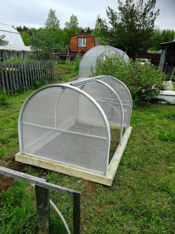 Парник открывающийся