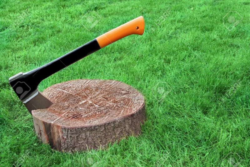 Железный топор для дров