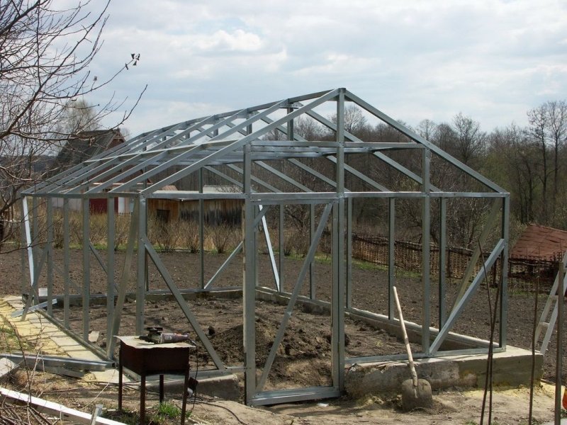 Теплица из металлокаркаса