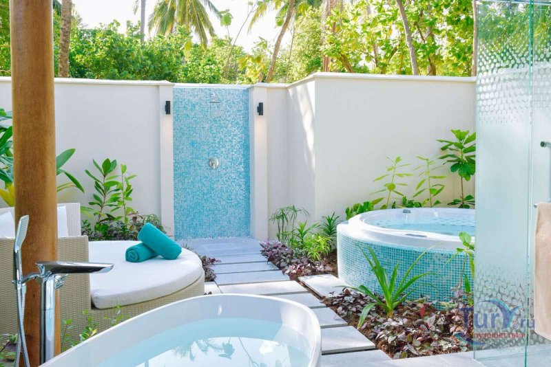 Kandima Maldives's бассейн