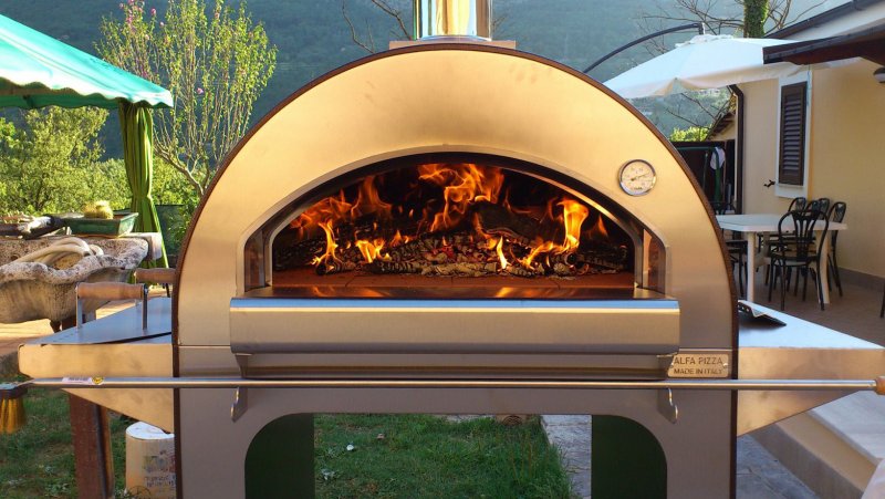 Итальянская печь на дровах для дачи своими руками