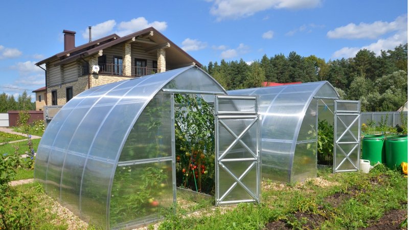 Теплица "Дачная стрелка" 3х2,5х2м