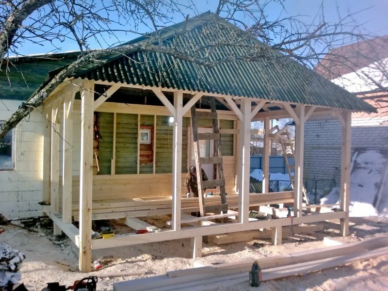Постройка веранды из дерева