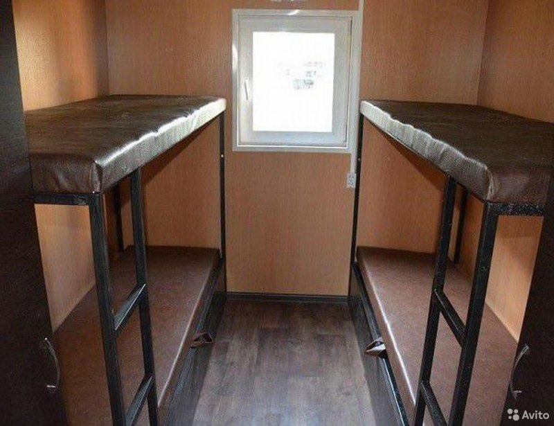 Летний домик внутри