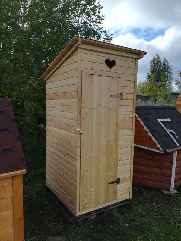 Туалет деревянный для дачи