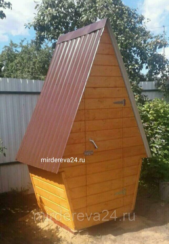Деревянный туалет из досок