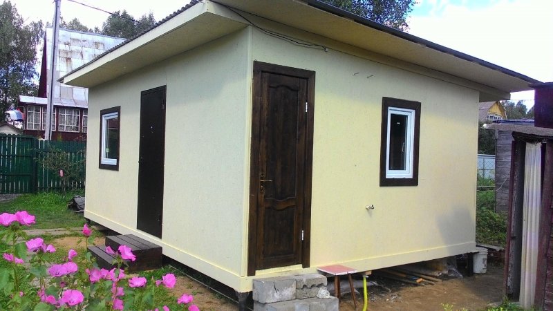 Дачный домик из блок комнаты