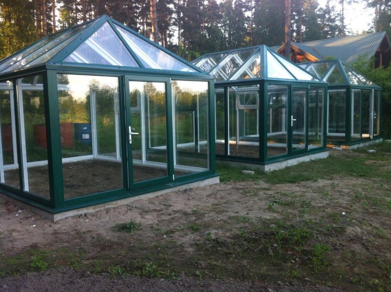 Парник из оконных рам