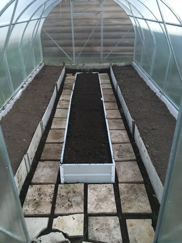 Мини парник из старых окон