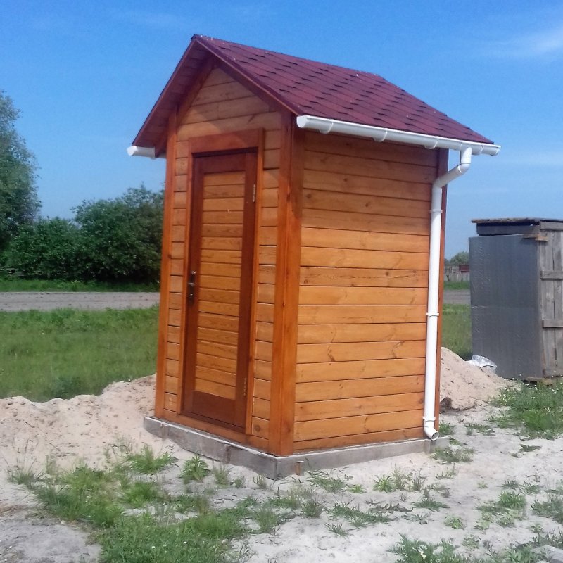 Уличный туалет из бруса