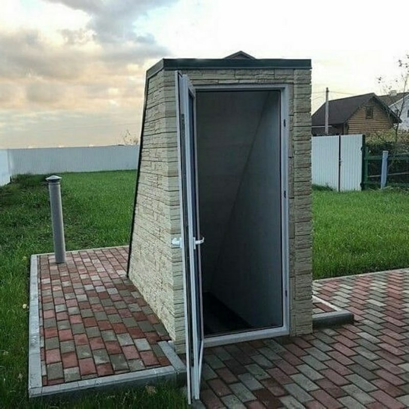 Погреб современный уличный