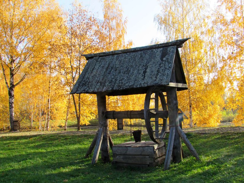 Лето деревня колодец