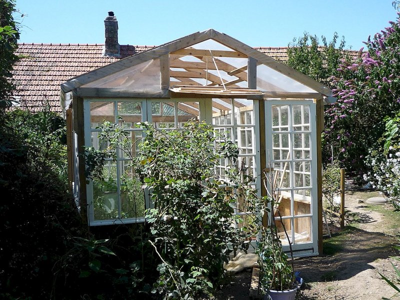 Мини парник из оконных рам