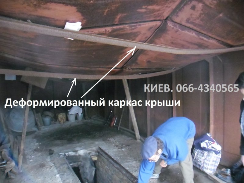 Крыша металлического гаража