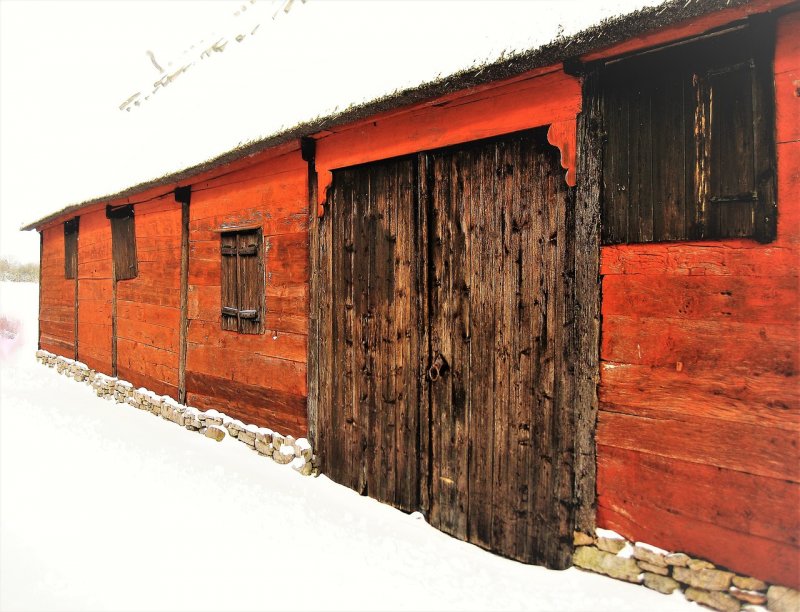 Красивый сарай из горбыля