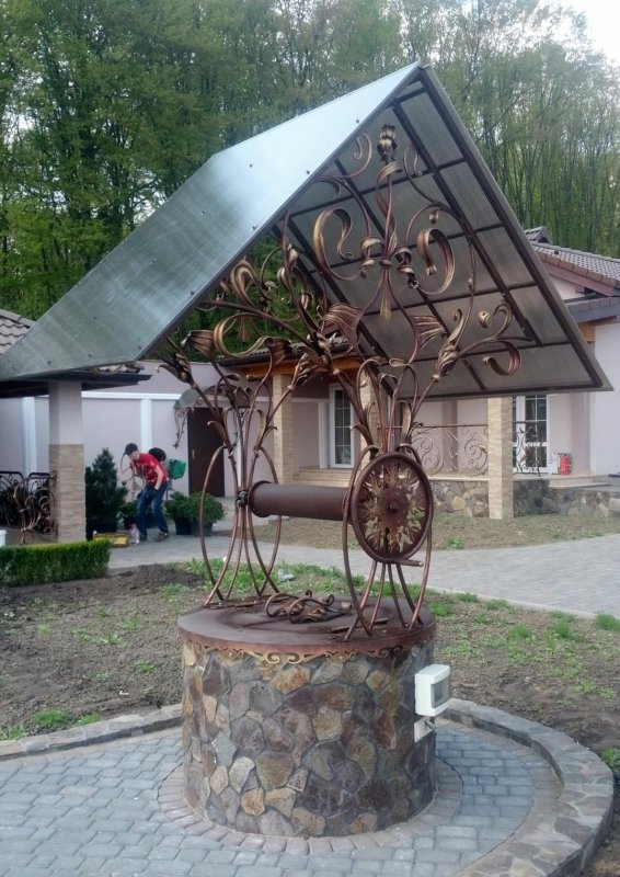 Колодец выложенный камнем