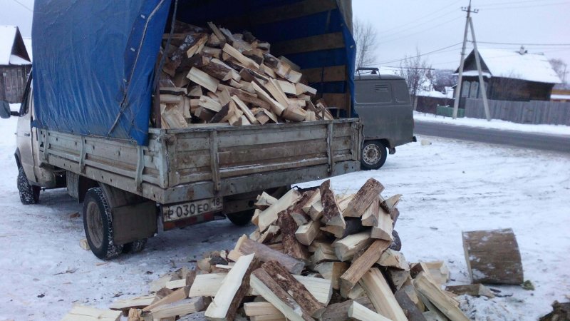 Грузовичок с дровами