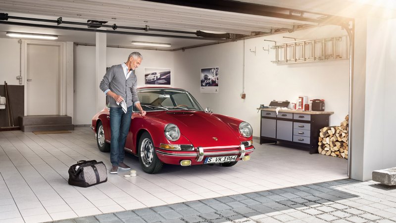 Porsche в гараже