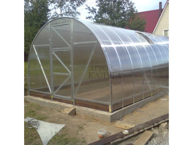 Теплица с травой