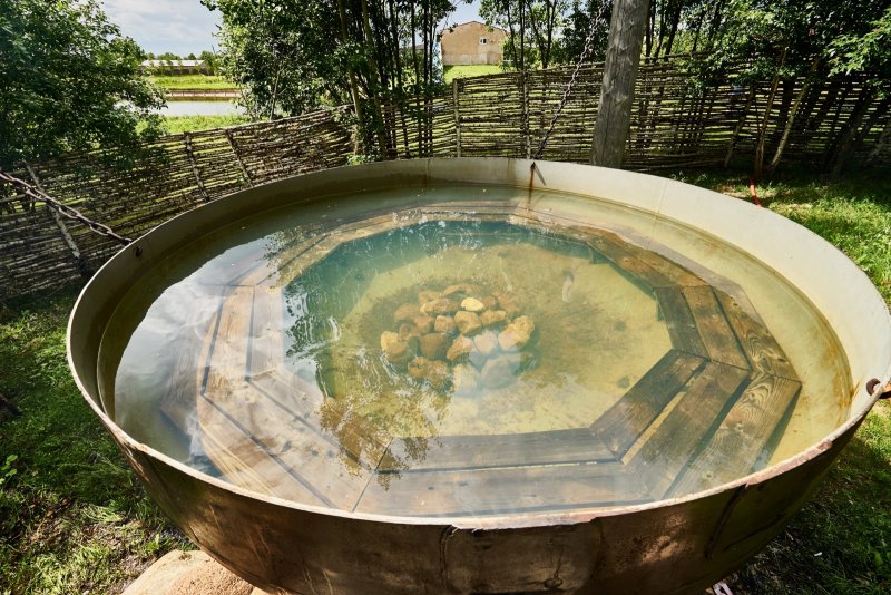 Чан с водой для бани