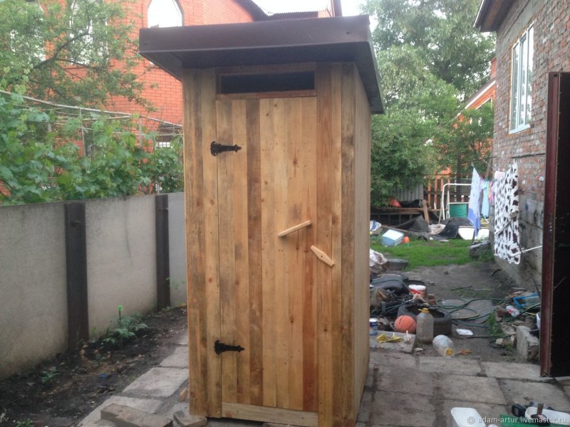 Шахты уличные туалеты