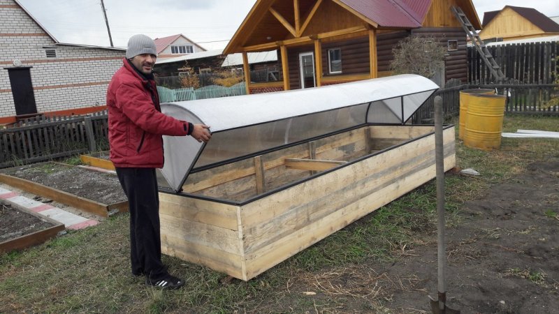 Парник из рам маленький