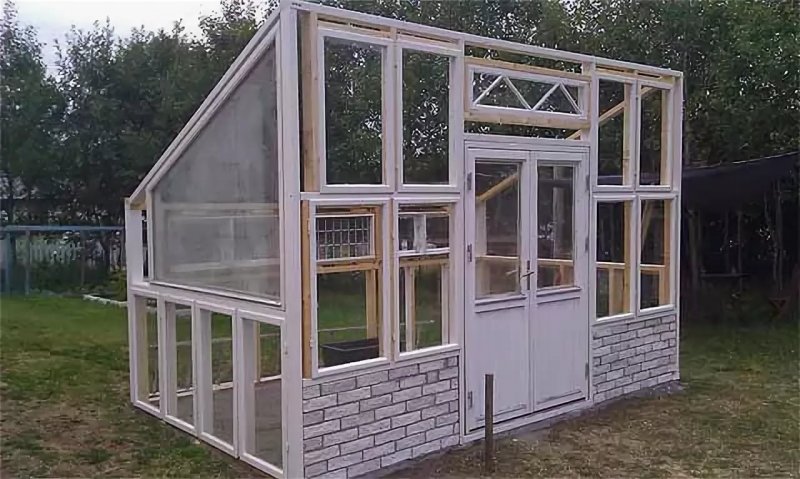 Беседка из оконных рам