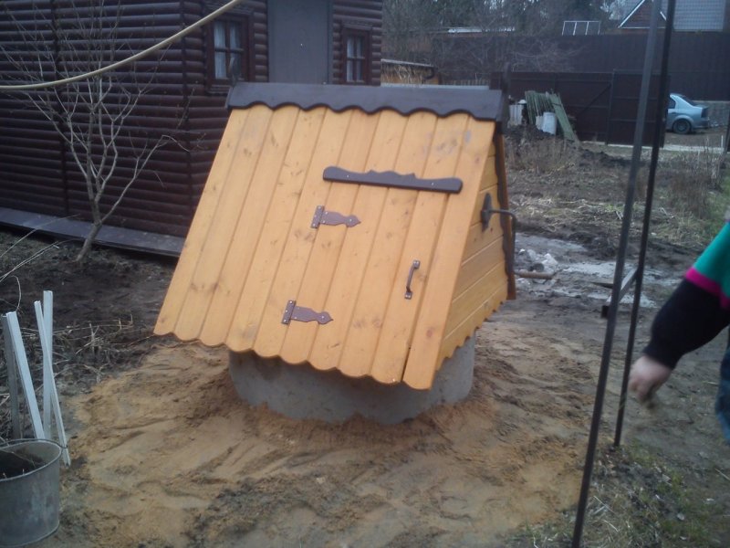 Колодец со скамейкой