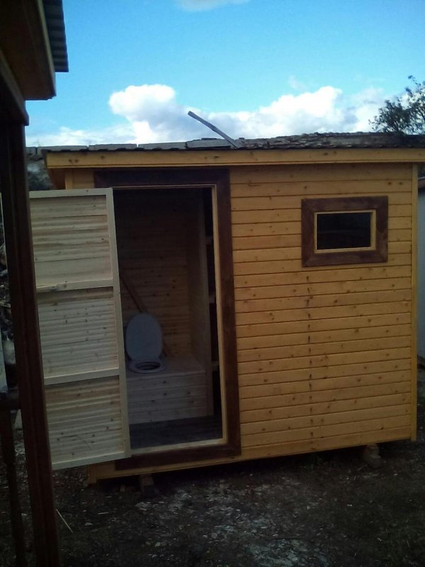Дачный туалет из имитации бруса