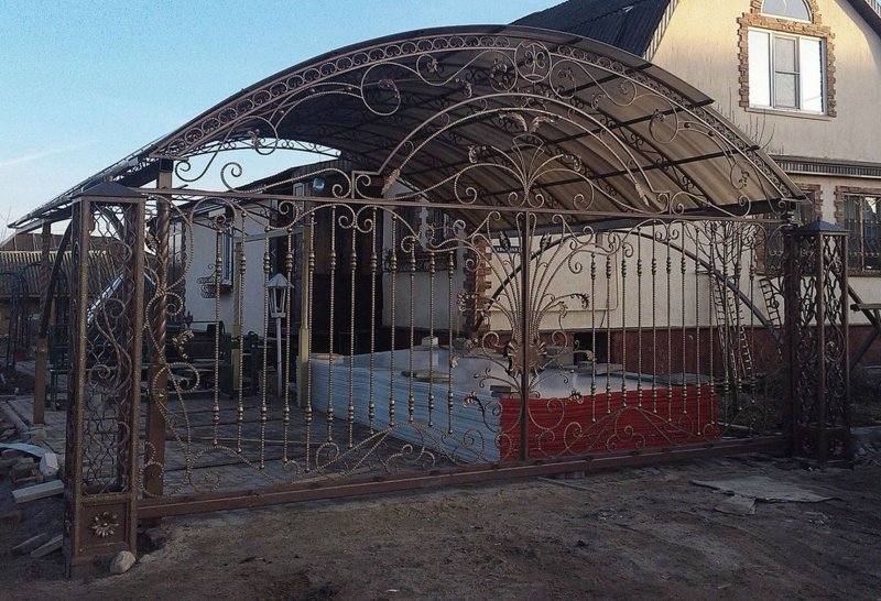 Кованые навесы для машин