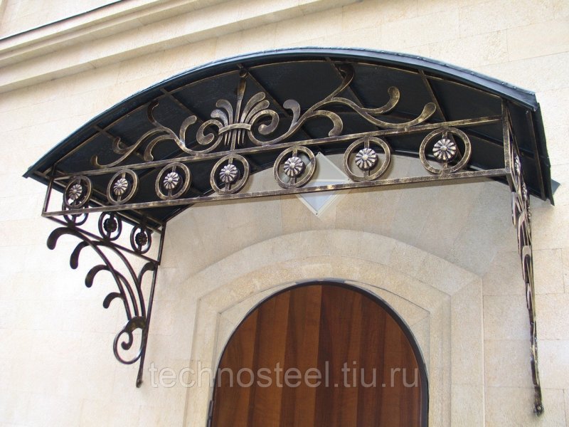 Козырек над калиткой из поликарбоната