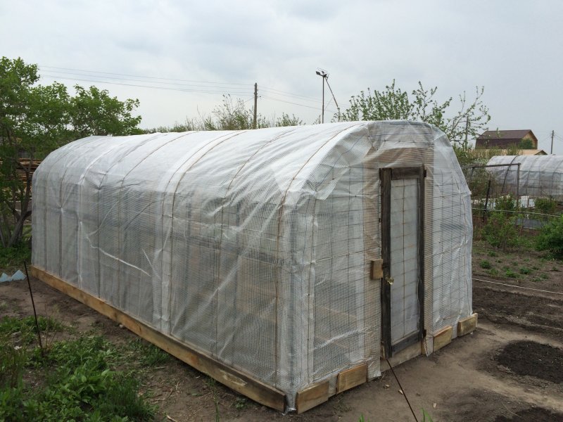 Парник из армированного полиэтилена