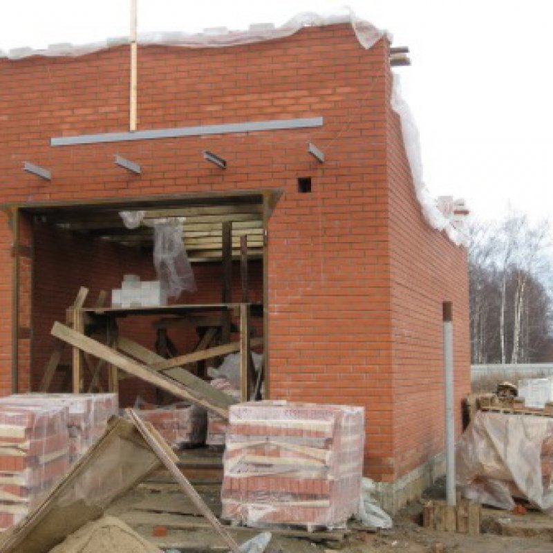 Гараж из кирпича