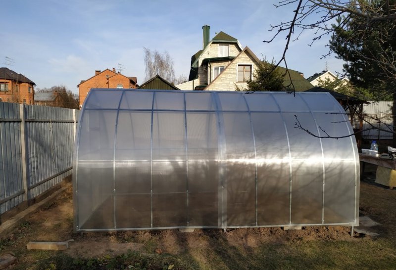 Теплица из поликарбоната капелька